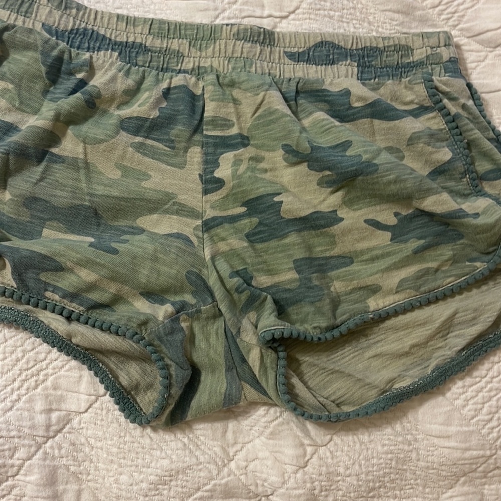 Justice camo shorts size 12